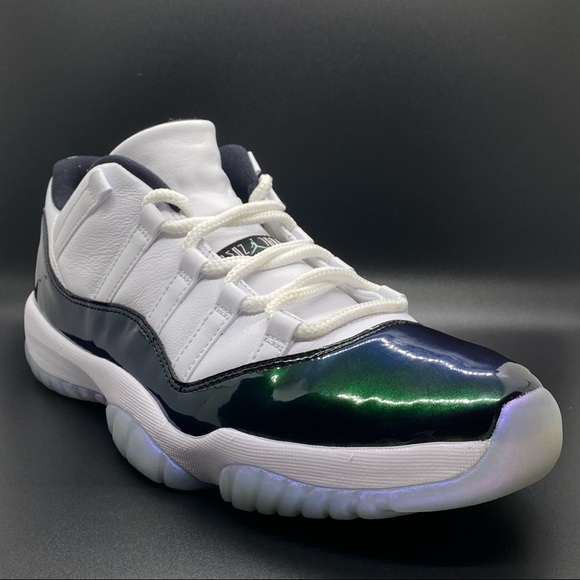 Jordan 11 low emeralds